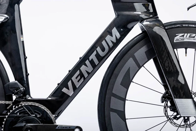 Vélo de triathlon Ventum sram force AXS