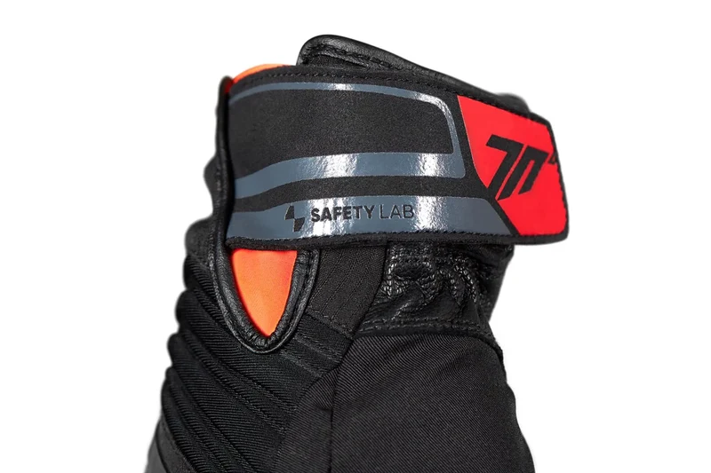 SEVENTY DEGREES SD-T13 ASPEN LIGHT GUANTES DE MOTO HOMBRE NEGRO ROJO