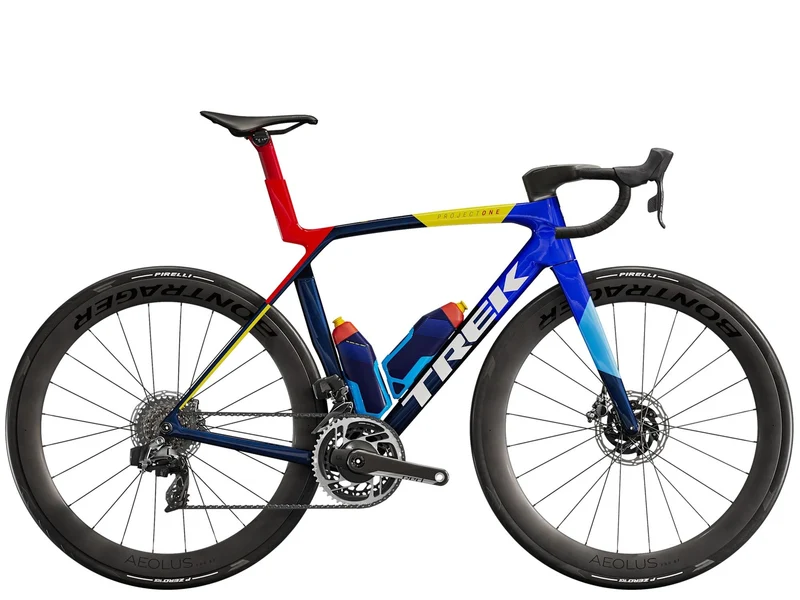 Madone SLR 8 AXS Road Bike 2025