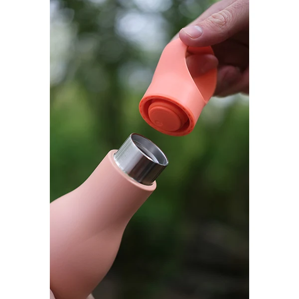 Bouteille isotherme isolée sous vide Loop 500 ml Corail mat Joseph Joseph