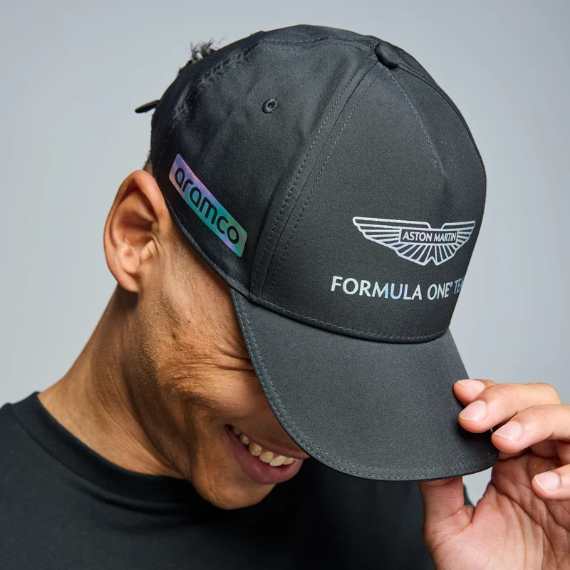 Aston Martin F1 2024 Gorra estampado iridiscente del equipo del GP de Las Vegas