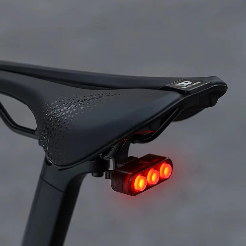 RideTorch™ | Feu arriere velo avec détection automatique et visibilité renforcée