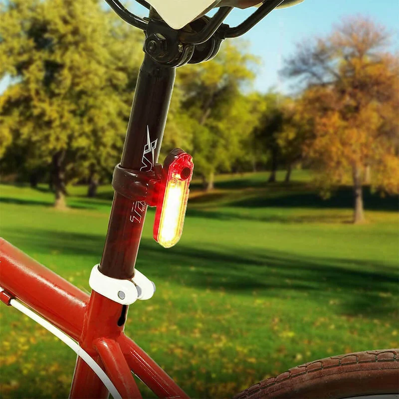 BikeSafetyLight™ | Feu arriere velo rechargeable avec haute visibilité et installation rapide